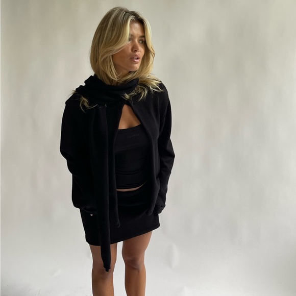 Djerf Avenue Black Sweater - Picture 1 of 5
